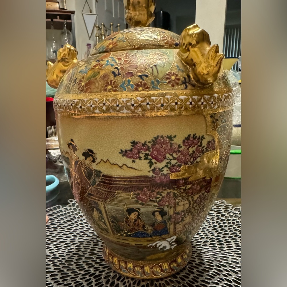 Rare Oriental Vintage Hand Painted Porcelain Pot W/ Lid. Raised Art Gold Gilded - Picture 4 of 14